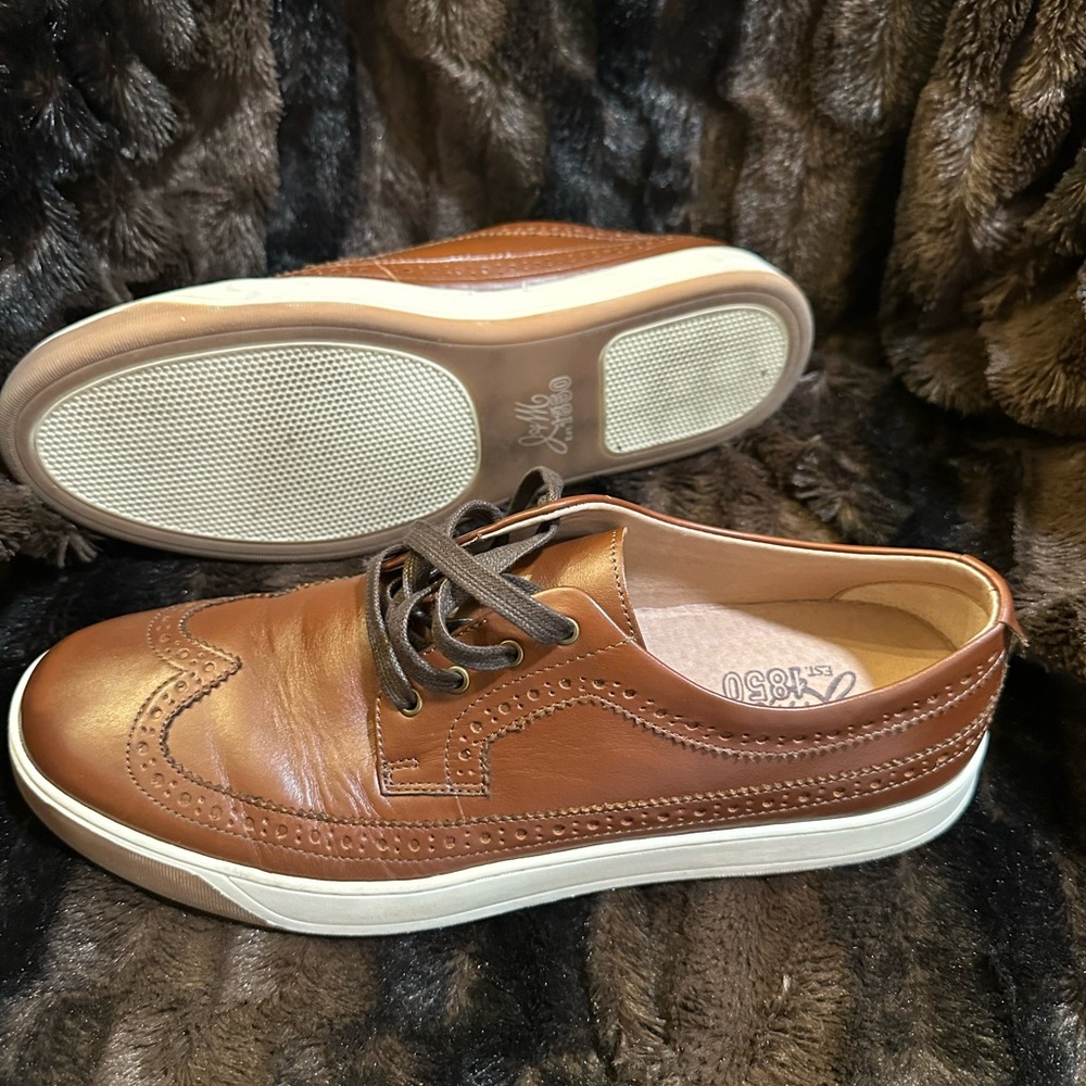 Johnst &Murphy 1850 Allister Brown Wingtips - Picture 2 of 6